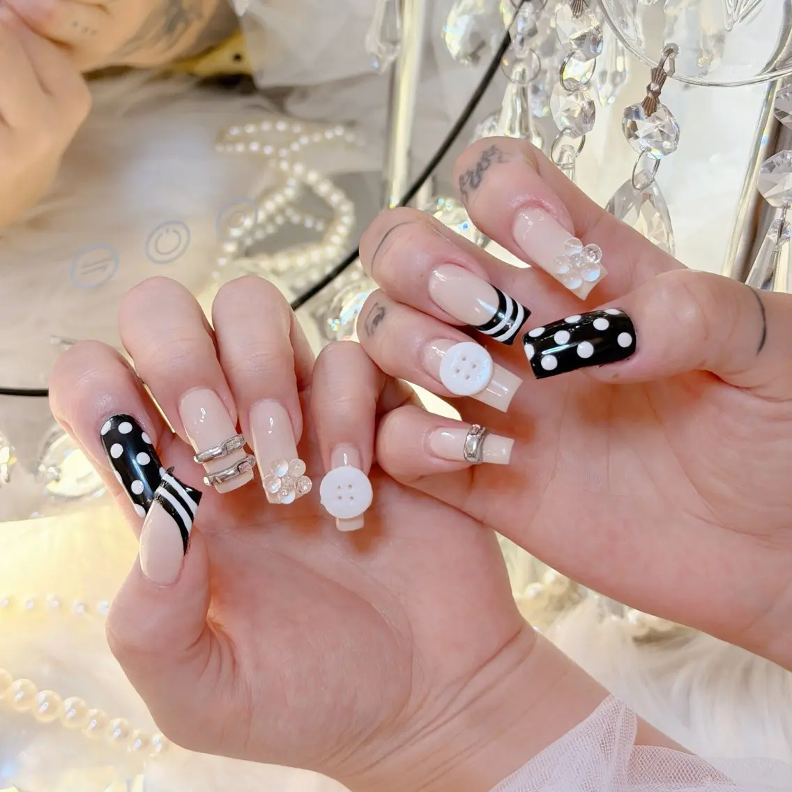 ネイル オーロラネイル 長さ出し フラッシュネイル フレンチネイル ジェルネイル ハンドネイル ハンドケア CiCi Nail Salonのネイルデザイン