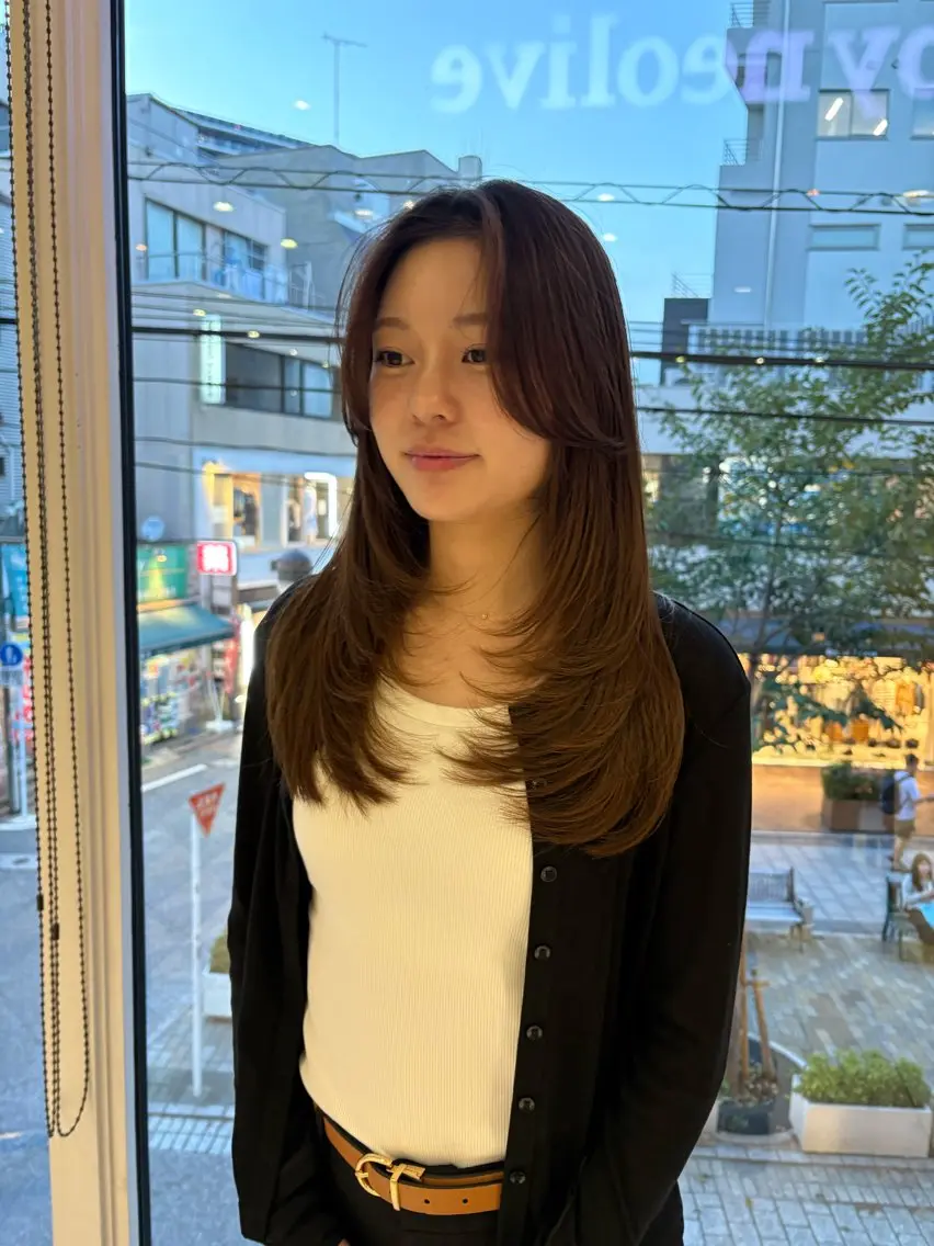 ミディアム レイヤーカット 菅沼 紀世/顔周りレイヤーのヘアスタイル