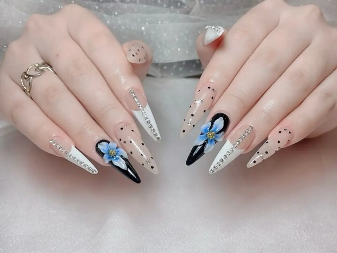 ネイル オーロラネイル ブルー フットネイル ジェルネイル 氷ネイル・うるうるネイル ハンドネイル Rin Nail 新大久保店のネイルデザイン