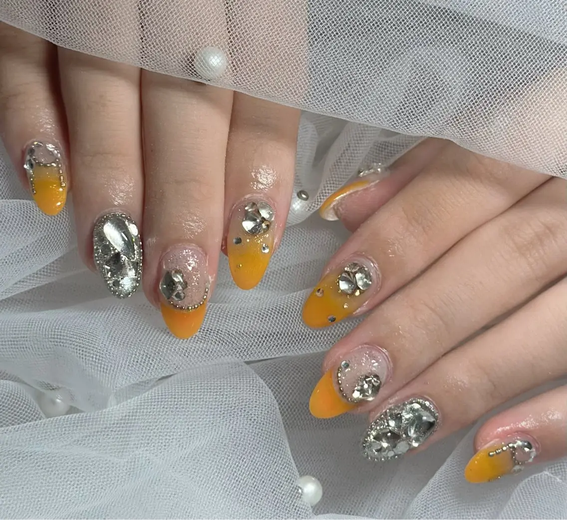ネイル ハンドネイル フットネイル LAVISH nanamiのネイルデザイン