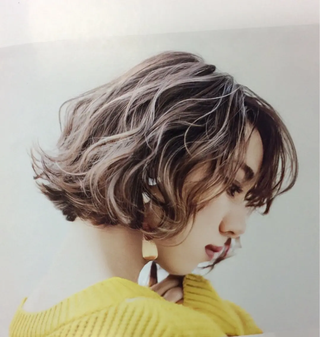 ショート カラー パーマ アッシュ ベージュカラー ボブ au美容室 栄矢場町のヘアスタイル