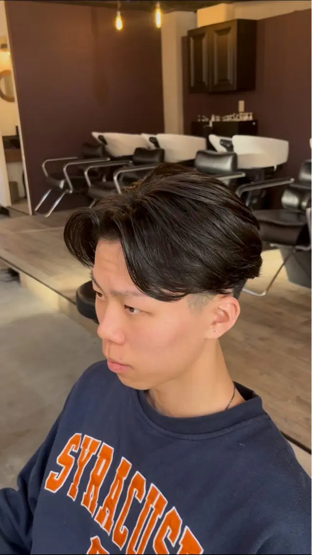 ミディアム パーマ メンズ センターパート カット パーマ 海外風メンズ🇺🇸 💈N.Yuto💈の眉毛・アイブロウイメージ