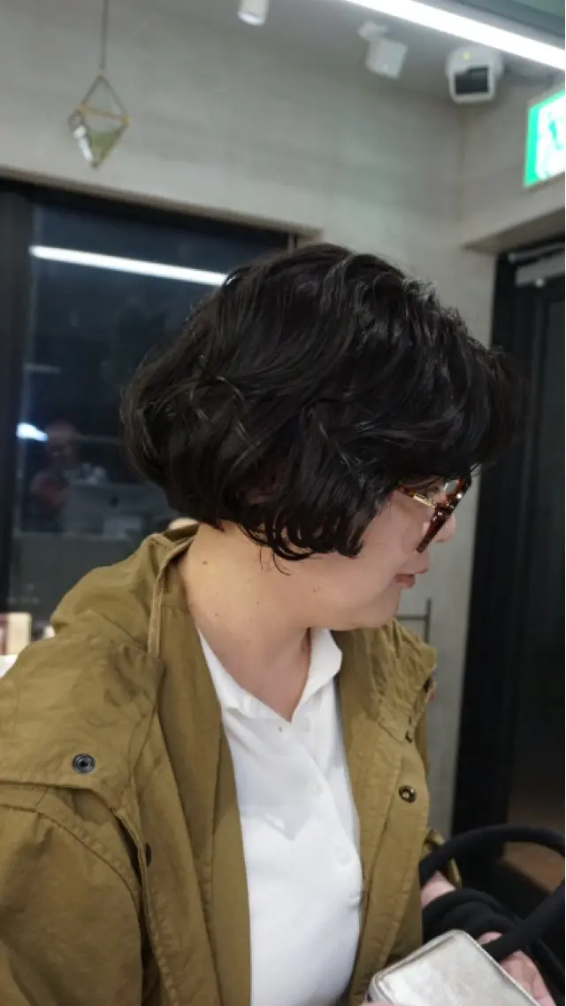 ショート カット ヘアカラー トリートメント サカモト ナオミのヘアスタイル