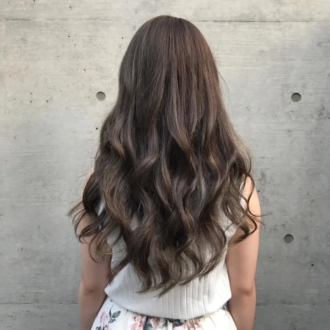 ロング カラー ベージュカラー ブリーチ グレージュ ハイライトカラー ハイライト 佐野 智史のヘアスタイル