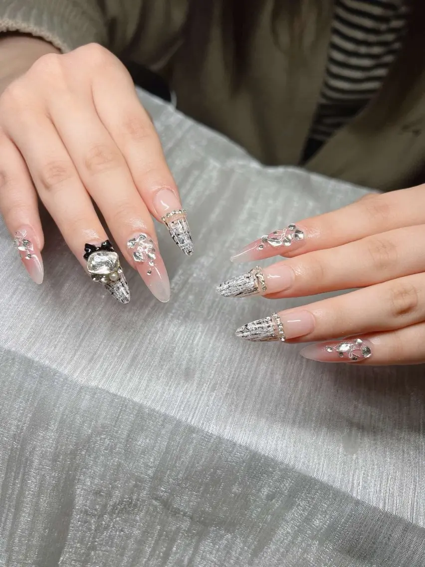 ネイル オーロラネイル チークネイル 長さ出し フットネイル フレンチネイル Lee Nails チップ長さだし専門店のネイルデザイン