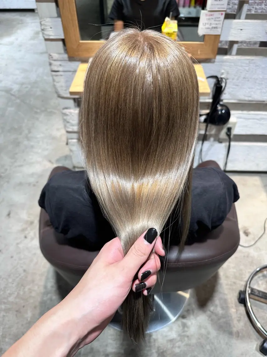 ロング カラー ベージュカラー シルバー 大人艶髪 ミサワのヘアスタイル