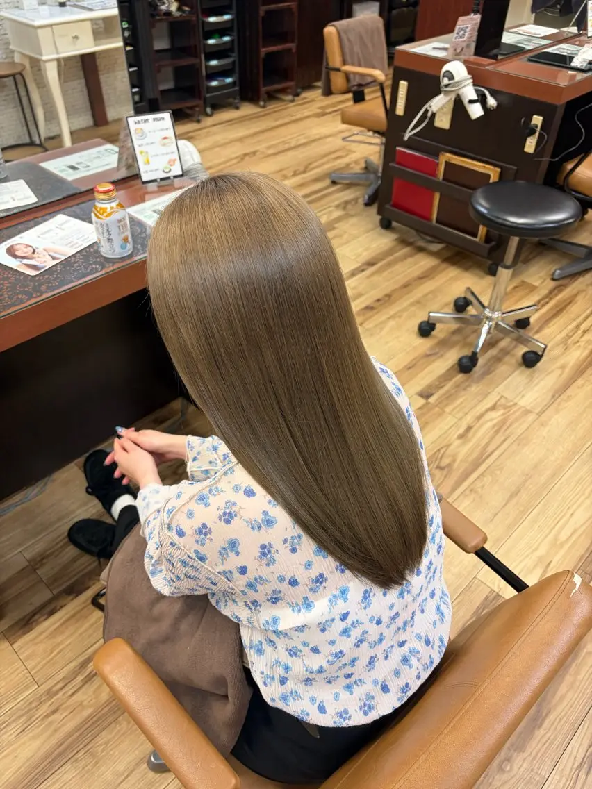 ロング ヘアカラー début / みやびのヘアスタイル