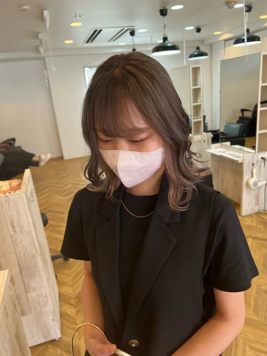 ミディアム カラー ベージュカラー カット ヘアカラー トリートメント ブリーチ特化 梅田本多翔のヘアスタイル
