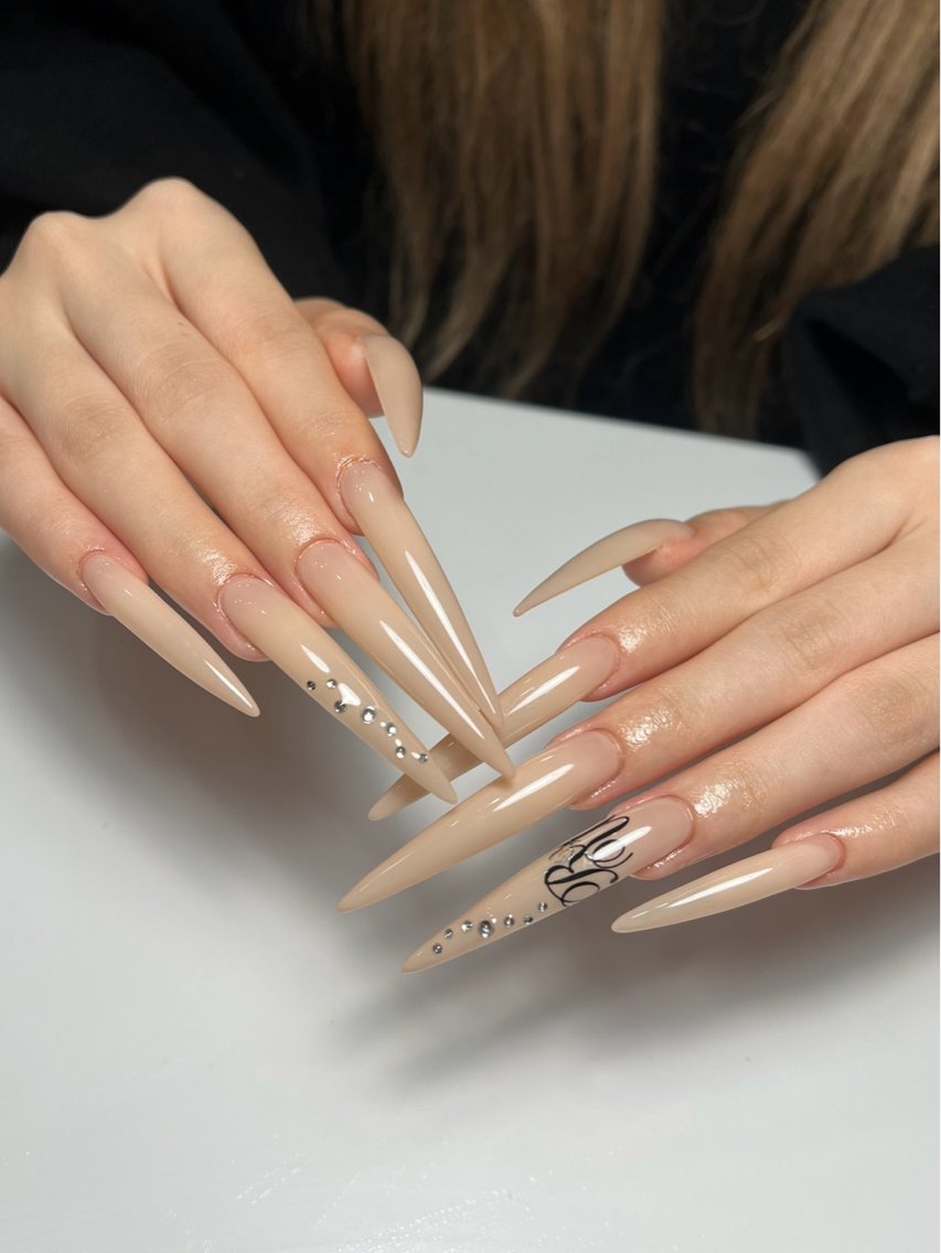 ロング 韓国風ヘア ロング クリスマス ハンドネイル Miyabie' Nail Salonのネイルデザイン