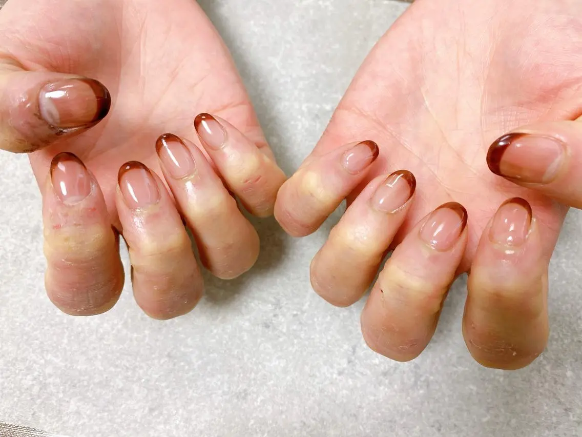 ネイル べっ甲ネイル フレンチネイル mogunail &blowのネイルデザイン