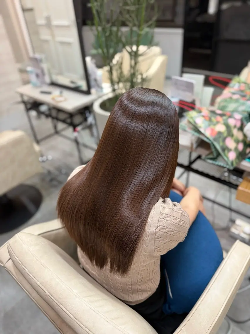 ロング カラー 髪質改善 トリートメント 羽成 優衣菜のヘアスタイル