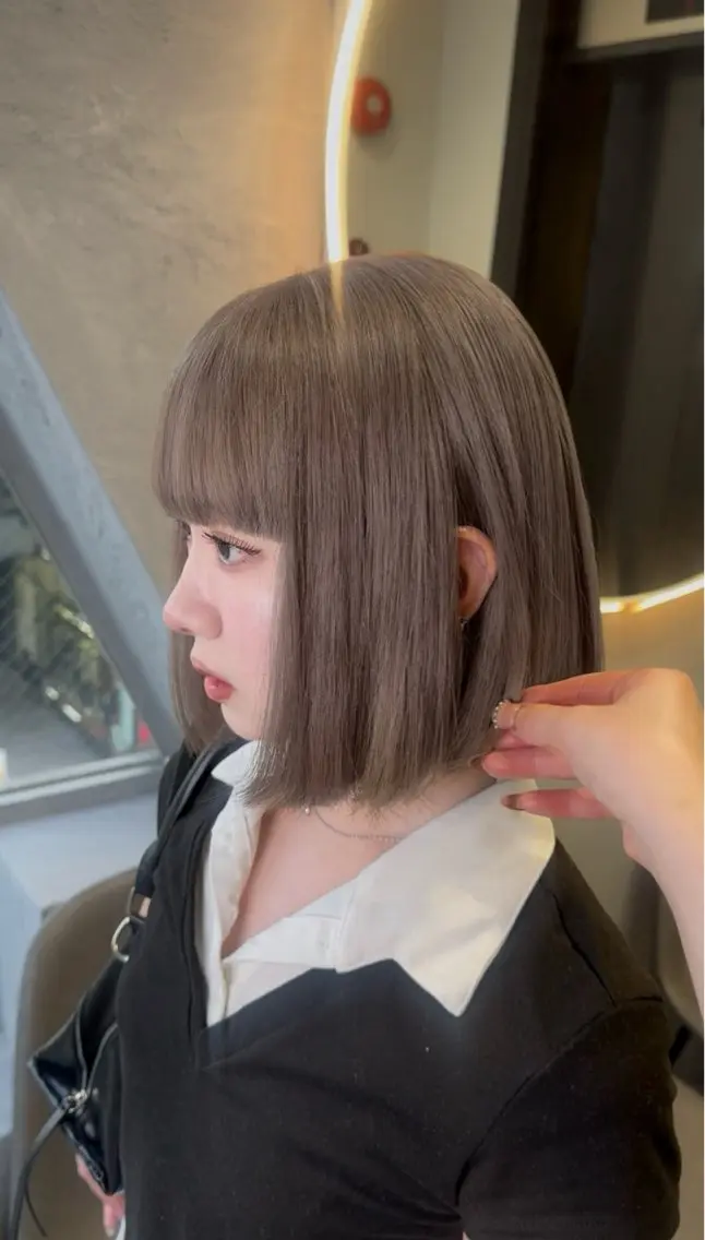 カラー aina 🤍のヘアスタイル