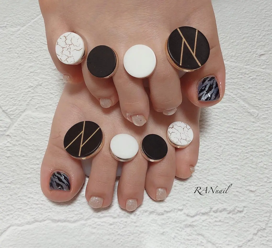 ネイル フットネイル ジェルネイル マグネットネイル オフィスネイル ワンカラーネイル ハンドネイル フットネイル RAN nailのネイルデザイン