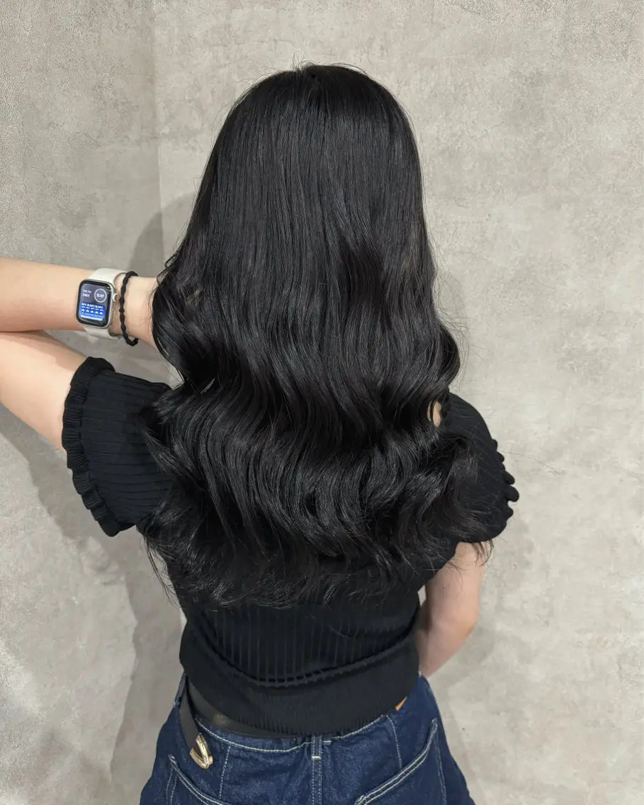 セミロング ヘアカラー lisa  ︎︎のヘアスタイル