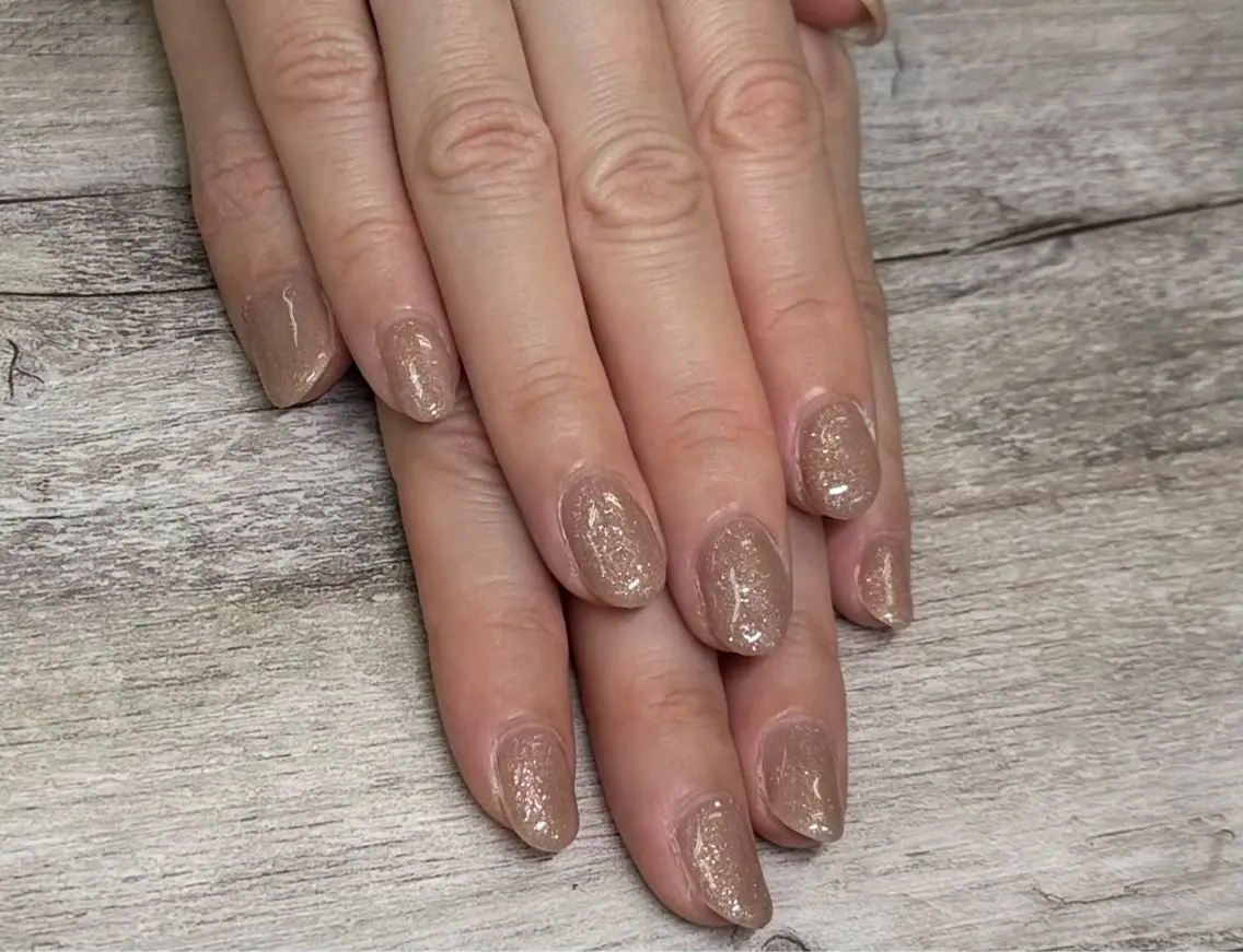 ネイル ブラウン ゴールド ラメ(グリッター) KAI NAILS💅🏻✨のネイルデザイン