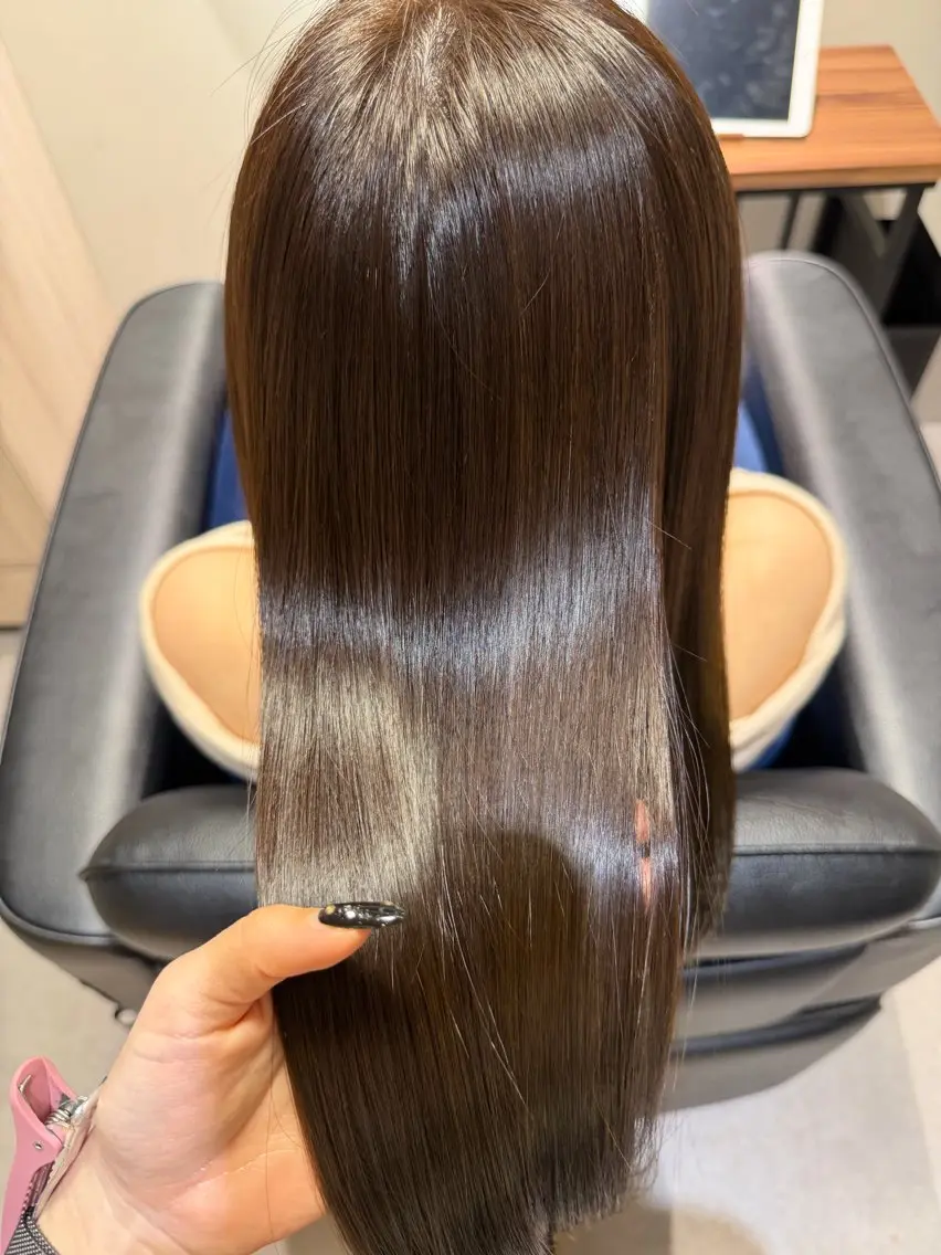 ロング カット ヘアカラー トリートメント NAVY 橋本心 縮毛矯正のヘアスタイル