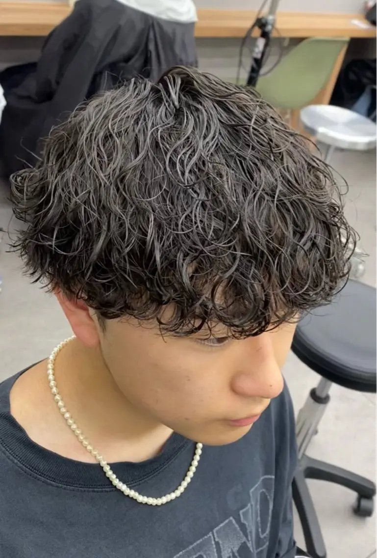 パーマ YUJIN ツイスパ波巻き🔥のヘアスタイル