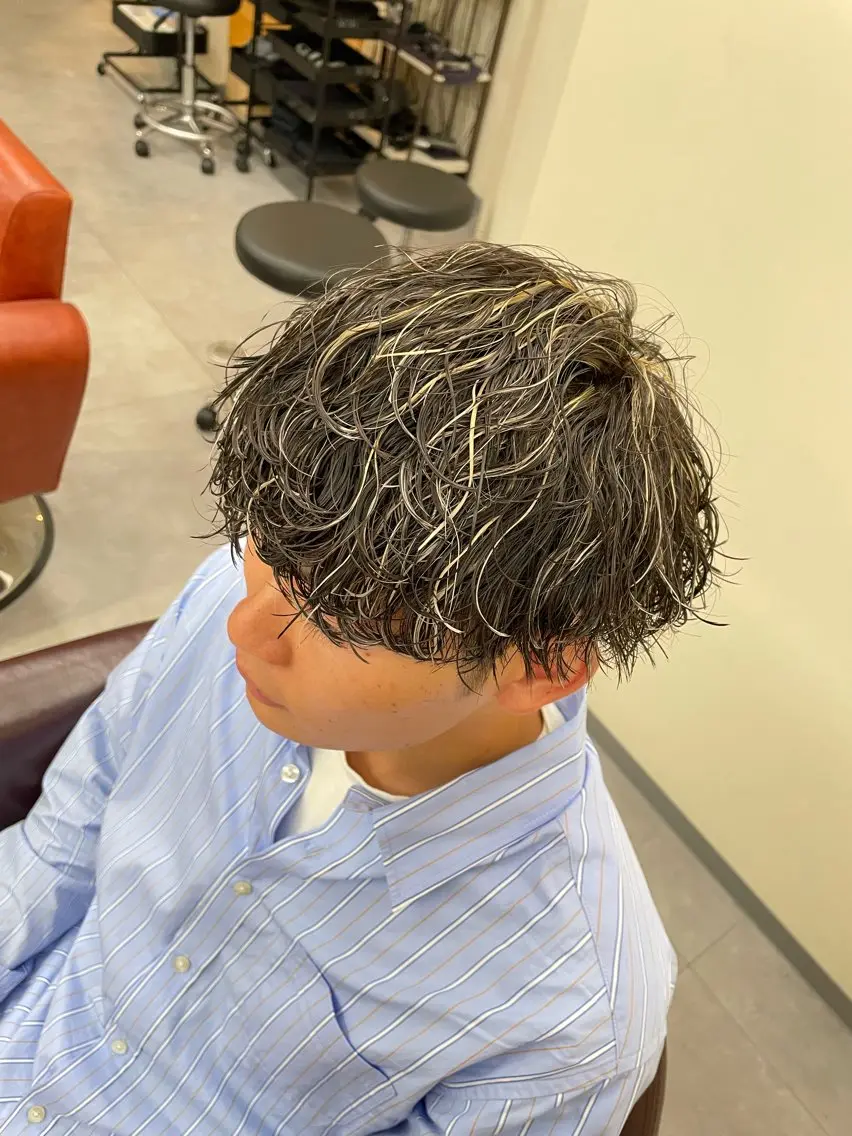 パーマ メンズ カット ヘアカラー パーマ 大阪メンズ 美容師井上智博のヘアスタイル