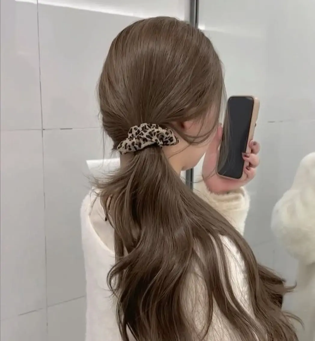 ロング カラー 透明感ベージュ×レイ ヤーカット🎀セナのヘアスタイル
