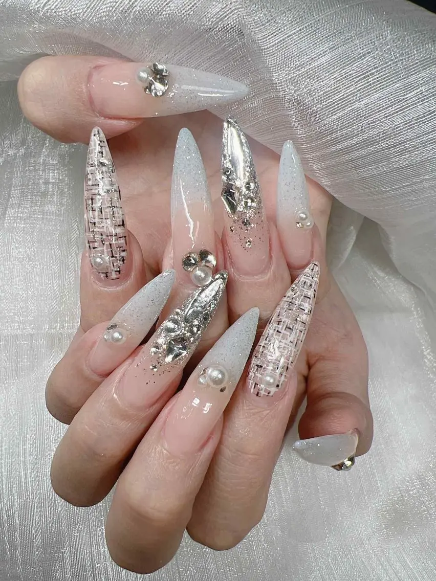 ネイル 長さ出し グラデーション 卒業式 キラキラネイル マグネットネイル ハンドネイル Lee Nailsのネイルデザイン