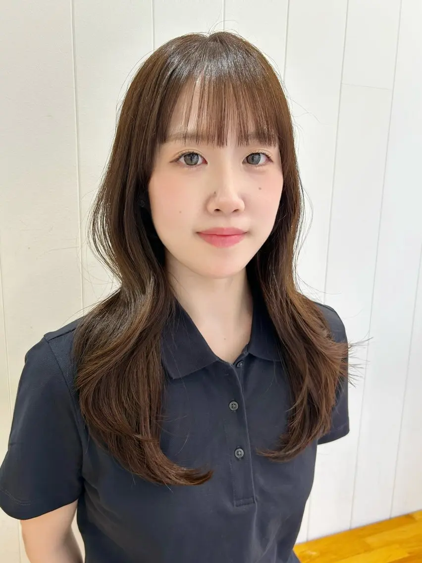 セミロング くびれヘア レイヤーカット カット ヘアカラー トリートメント 艶カラー/韓国風ヘア 🩵shioneのヘアスタイル