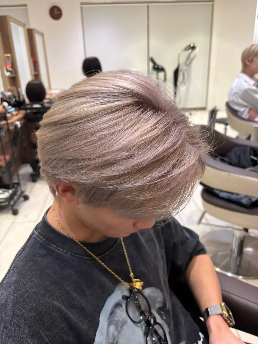 ショート カラー メンズ メンズブリーチ ブリーチ ヘアカラー 根本 弥英のヘアスタイル