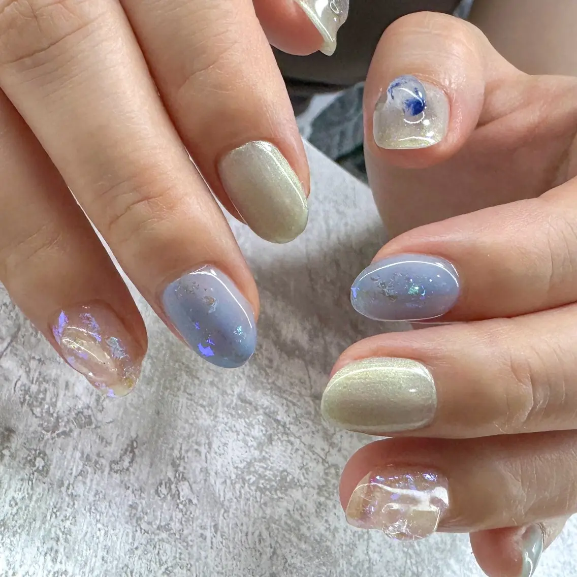 ネイル ブルー ニュアンスネイル ハンドネイル pointillé .ayaのネイルデザイン