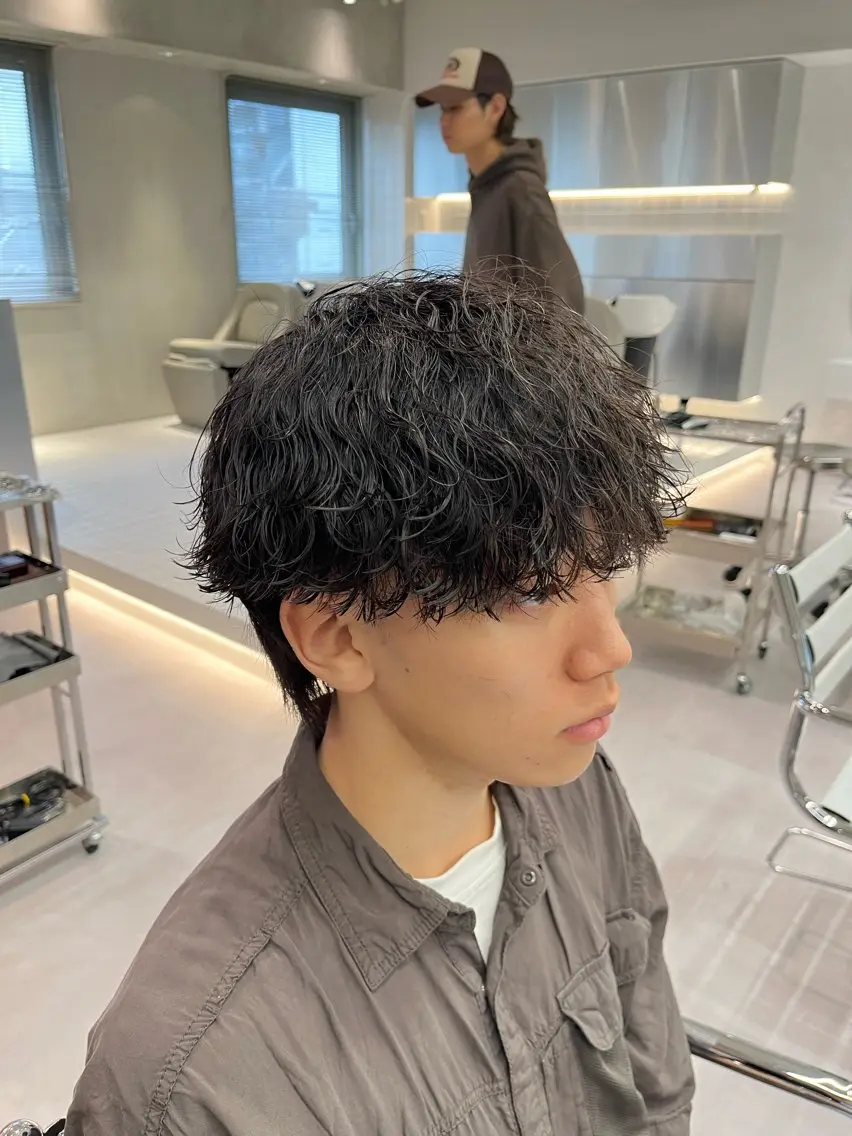 ショート パーマ メンズ ⚡メンズパーマフ ェードカットTomyのヘアスタイル