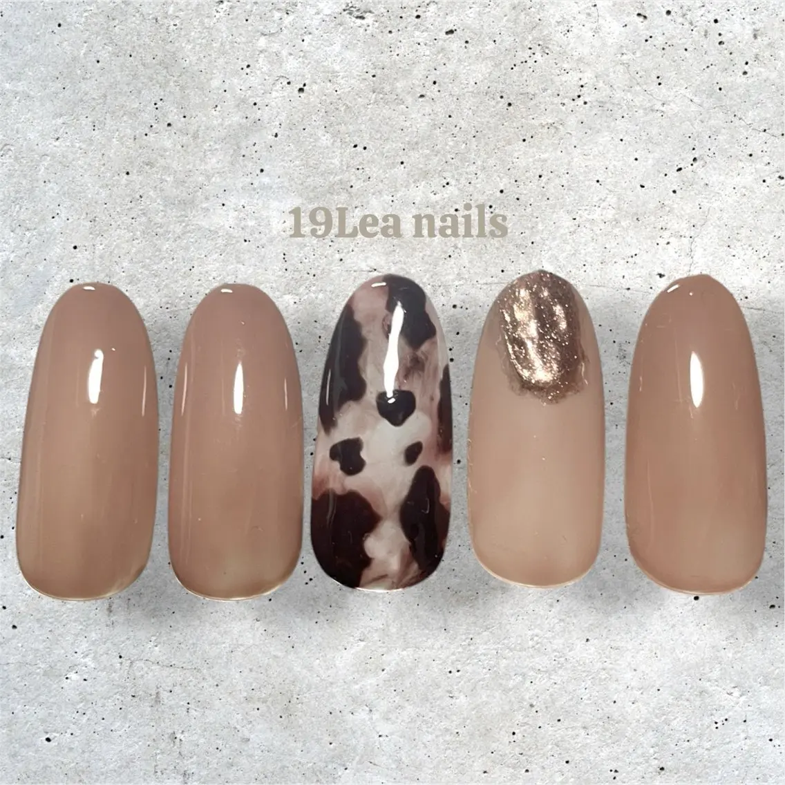 ネイル ブラウン ミラーネイル ニュアンスネイル シンプルネイル 19Lea nailsのネイルデザイン