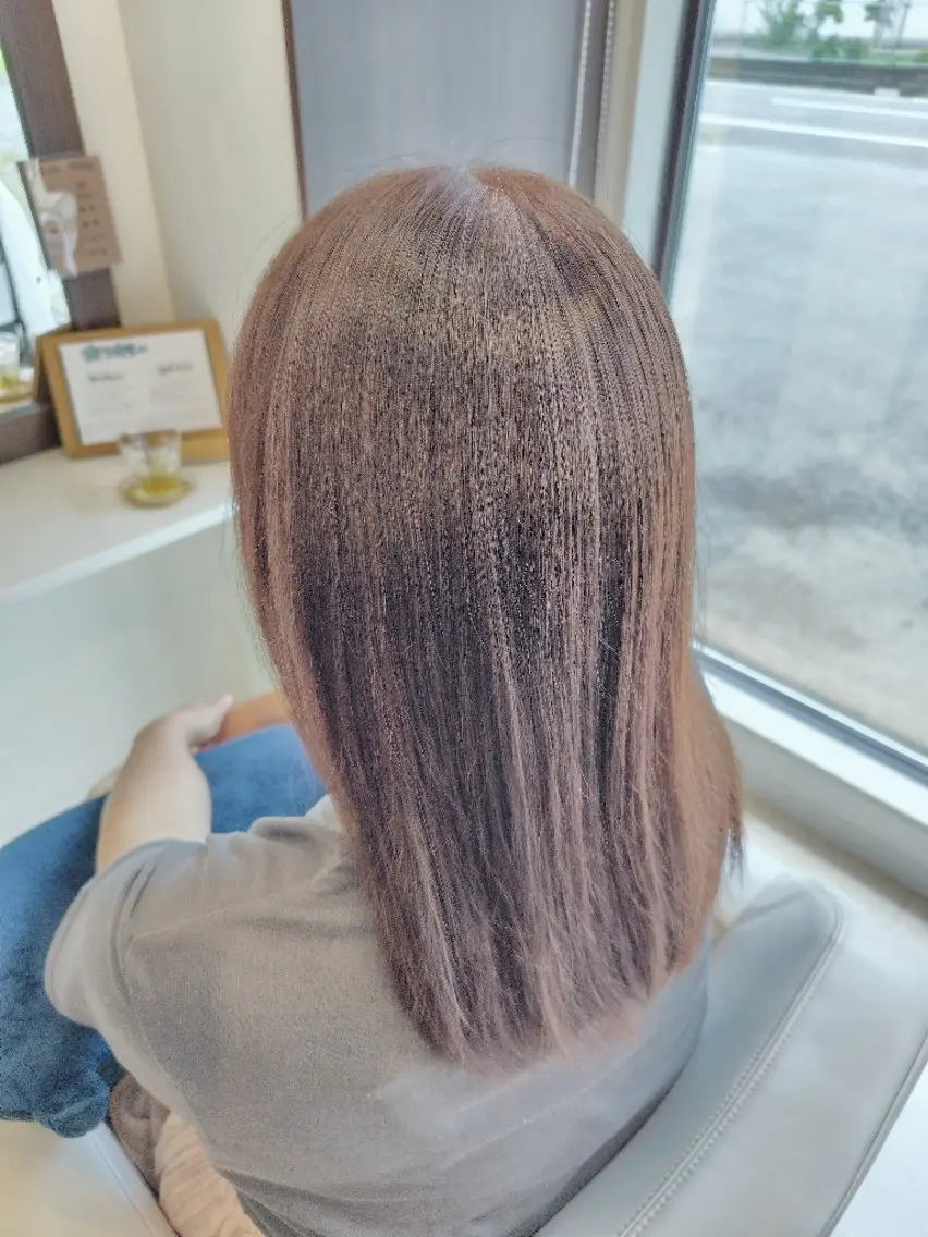 ミディアム カット ヘアカラー 三浦 瑞華のヘアスタイル