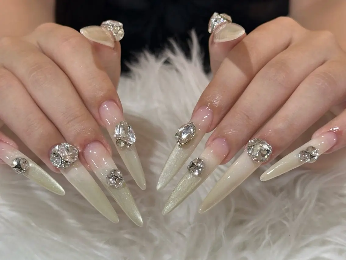 ネイル ハンドネイル T.Lee Nail Lilyのネイルデザイン