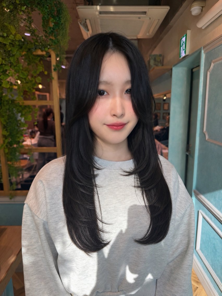 ロング カラー 黒髪 ブルーカラー ブルーブラック 透明感カラー カット ヘアカラー トリートメント ヘアセット 🍒ブリーチなしカラ ー／Yuuki🍒のヘアスタイル