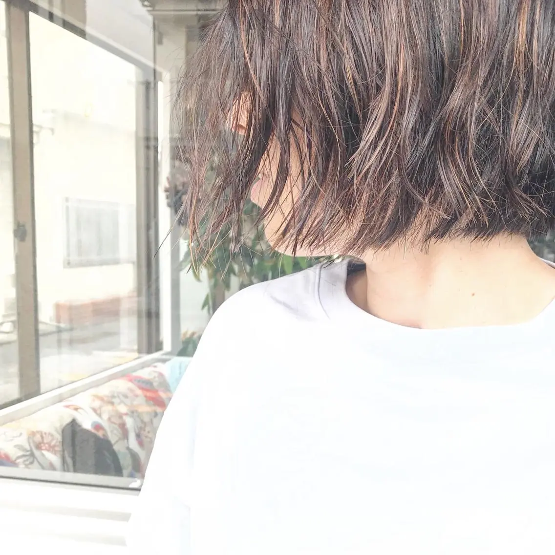 ミディアム カラー ヘアアレンジ 切りっぱなしボブ バレイヤージュ ブリーチ グラデーションカラー ハイライトカラー Mariana/ 鶴原-ハイライトのヘアスタイル