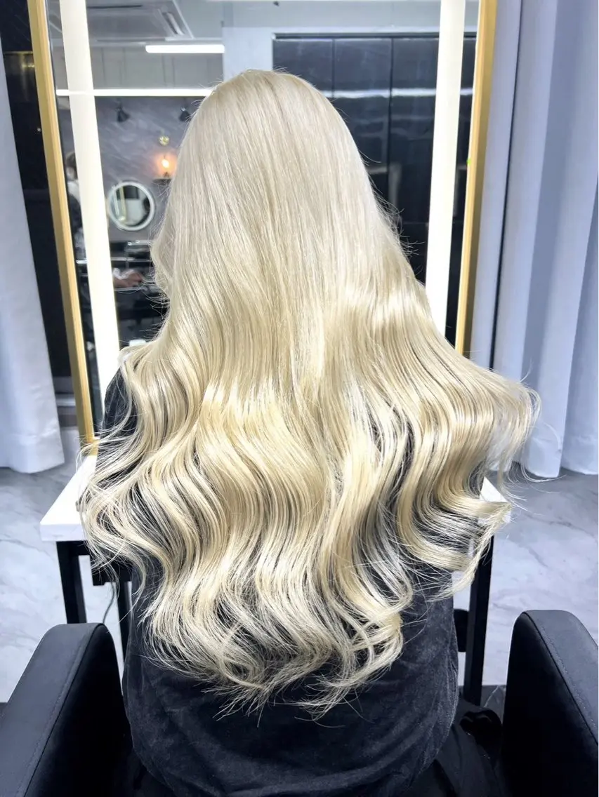 ロング カラー ベージュカラー ブリーチ 透明感カラー グレージュ ハイトーンカラー 梅田/ハイトーン エクステ/yuu🩶のヘアスタイル
