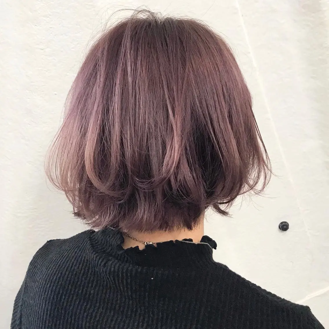 ショート カラー ブリーチ グレージュ ピンクカラー K-POP好き美容師 🇰🇷Kai.Yのヘアスタイル