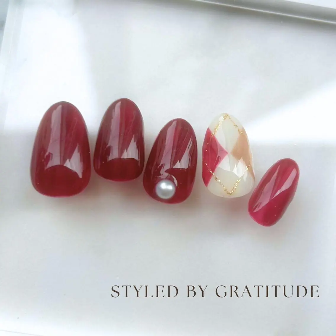 ネイル ボルドー ガーリー ワンカラーネイル シンプルネイル ハンドネイル gratitude seikoのネイルデザイン