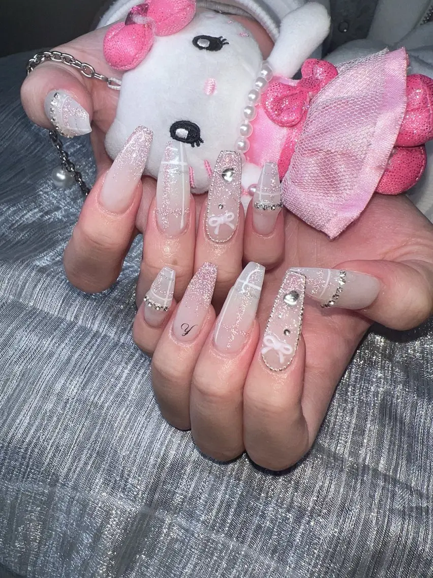 ネイル オーロラネイル チークネイル 長さ出し フットネイル フレンチネイル Lee Nailsのネイルデザイン