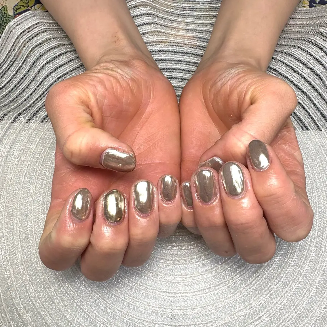 ネイル ミラーネイル ハンドネイル HAILEY nail saronのネイルデザイン