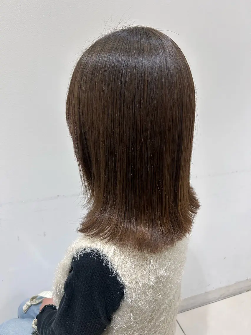 セミロング 曽根 玲奈のヘアスタイル
