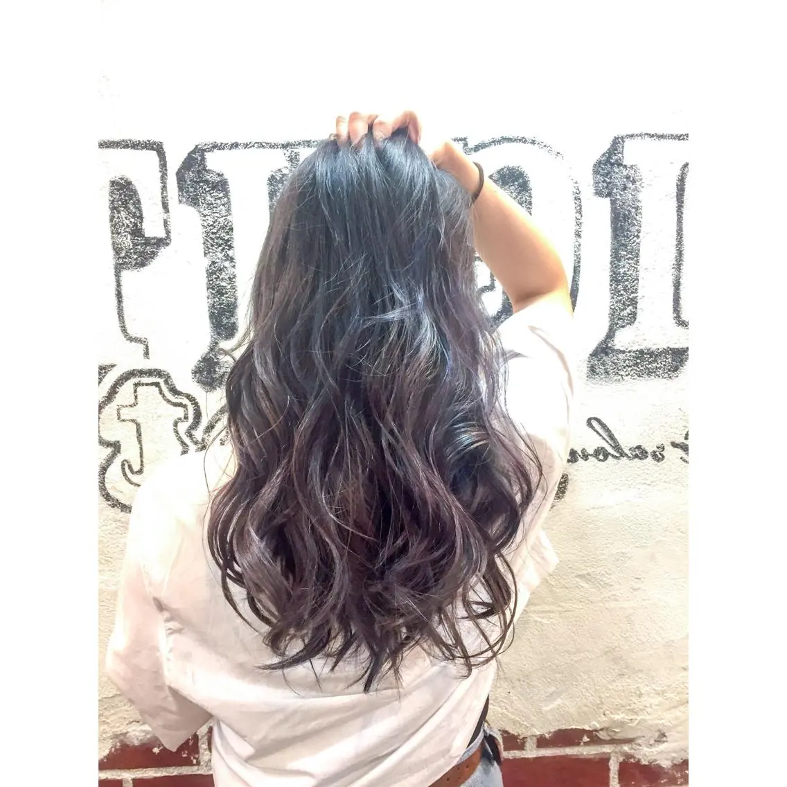 ロング EIGHT plum TOKIOリミテッドのヘアスタイル