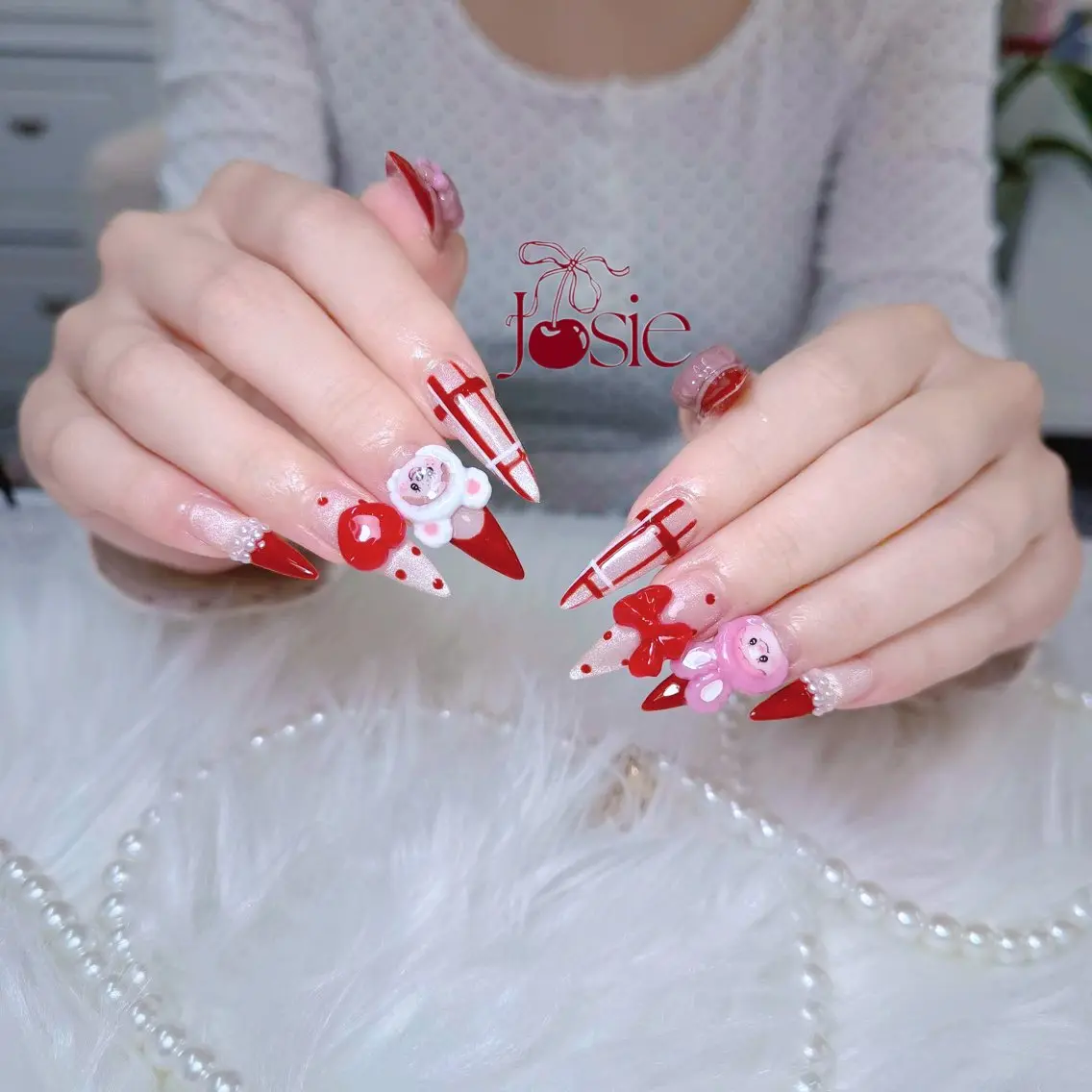 ネイル 長さ出し キラキラネイル 韓国ネイル ロングネイル ワンホンネイル ハンドネイル Josie nail salonのネイルデザイン