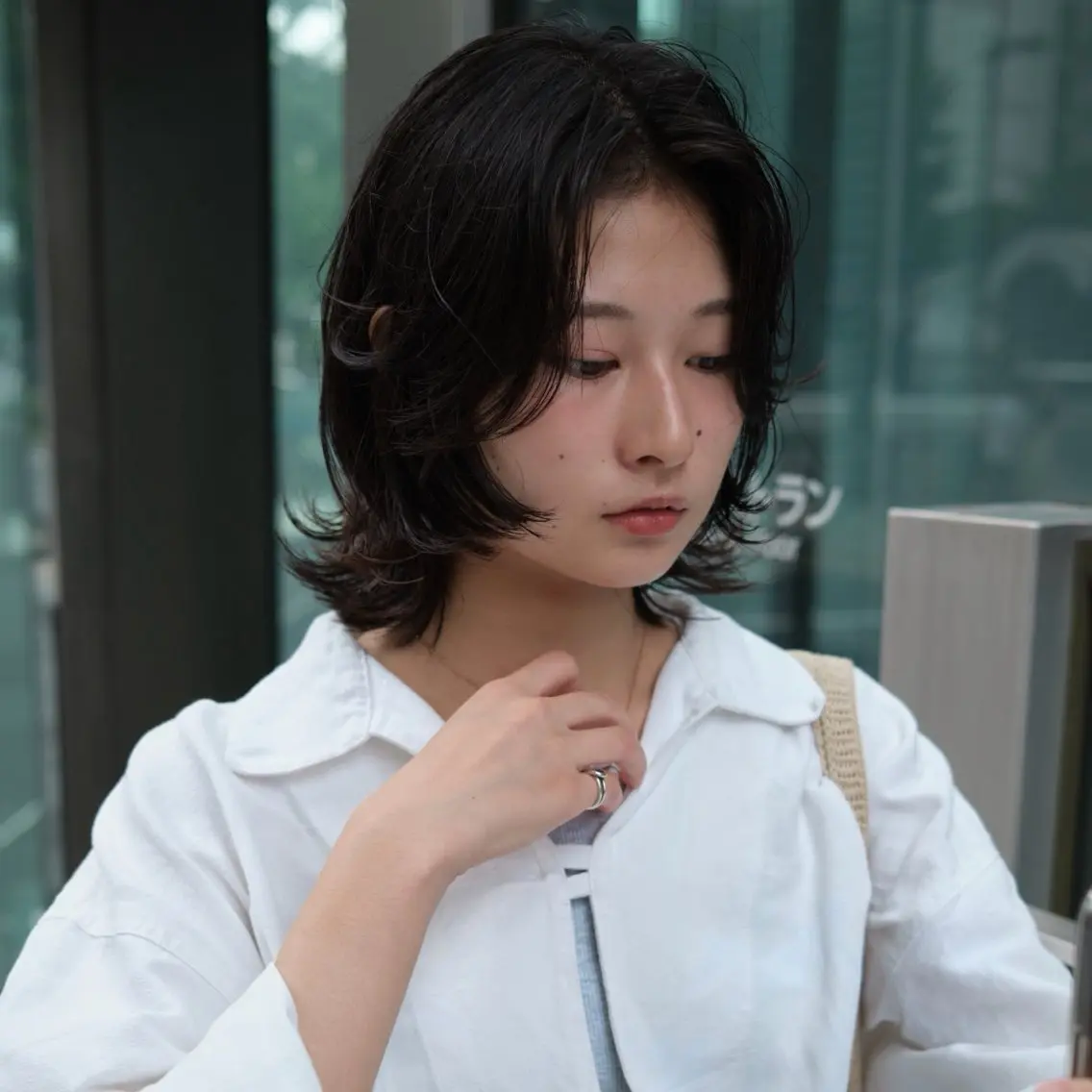 ミディアム パーマ ミディアムレイヤー ミディアムパーマ レイヤーカット ウルフカット 東山 涼嘉のヘアスタイル