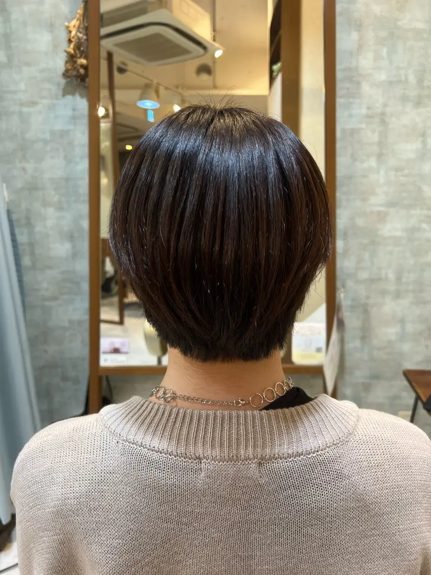 ショート ショートヘア 小顔カット カット 木本 歩々乃のヘアスタイル
