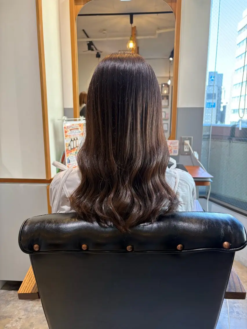 セミロング カット ヘアカラー トリートメント Shiina シイナのヘアスタイル