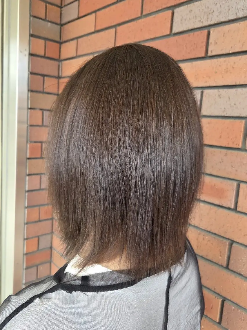 カラー komo. TAKAHIRO のヘアスタイル