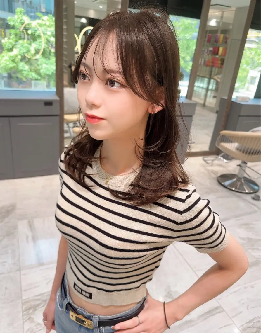 ミディアム カラー ベージュカラー 黒髪 ブリーチ ブルーカラー ブルーブラック カット ヘアカラー トリートメント 木屋元一/縮毛矯正 /前髪/レイヤーのヘアスタイル