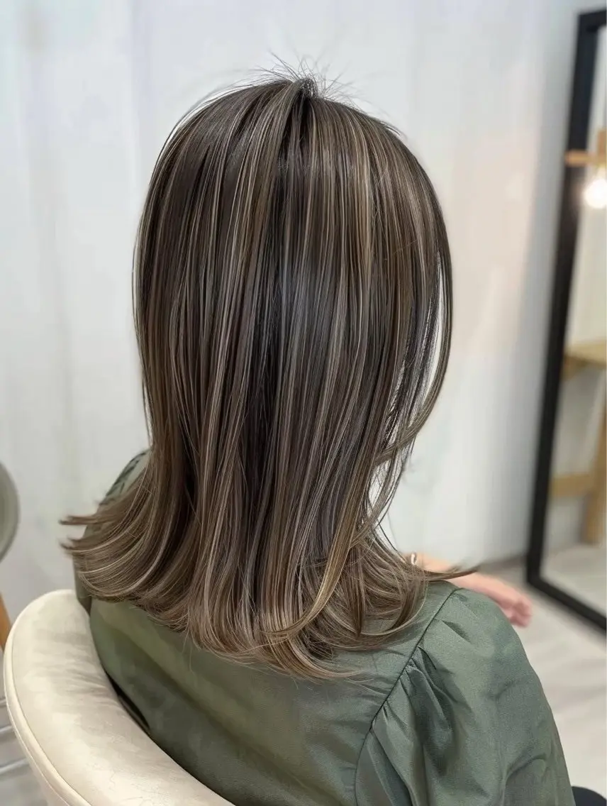 ロング ハイライト 保子 祐里香のヘアスタイル