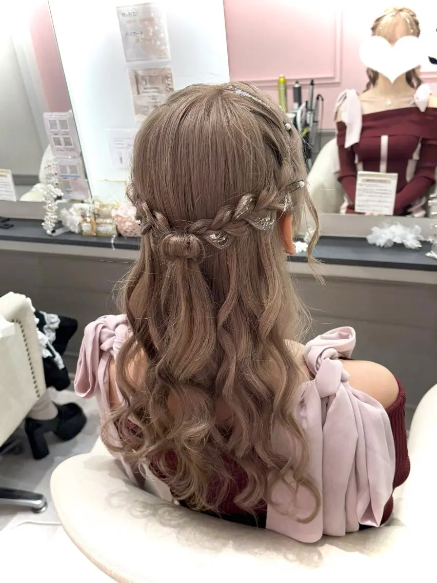 セミロング ヘアアレンジ 編みこみ ハーフアップ ヘアセット lien ヒジリのヘアスタイル