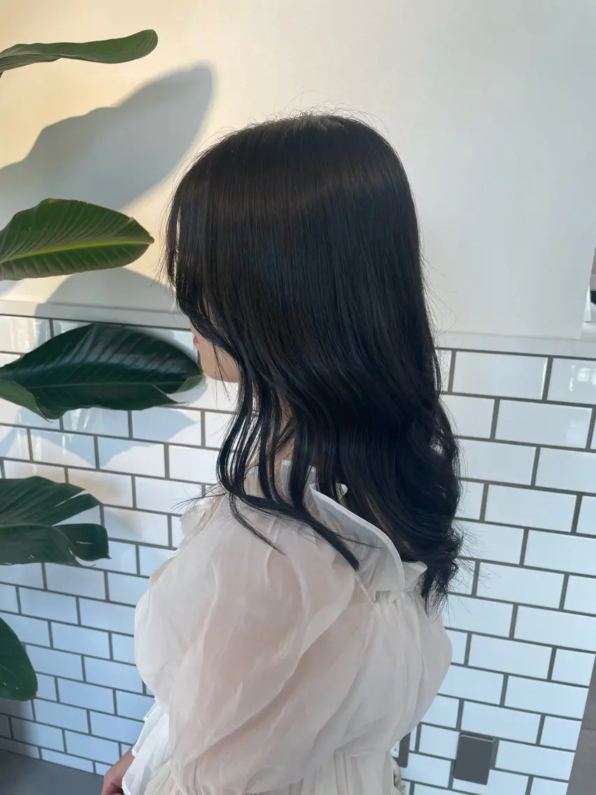 セミロング カラー 松井 悠希のヘアスタイル