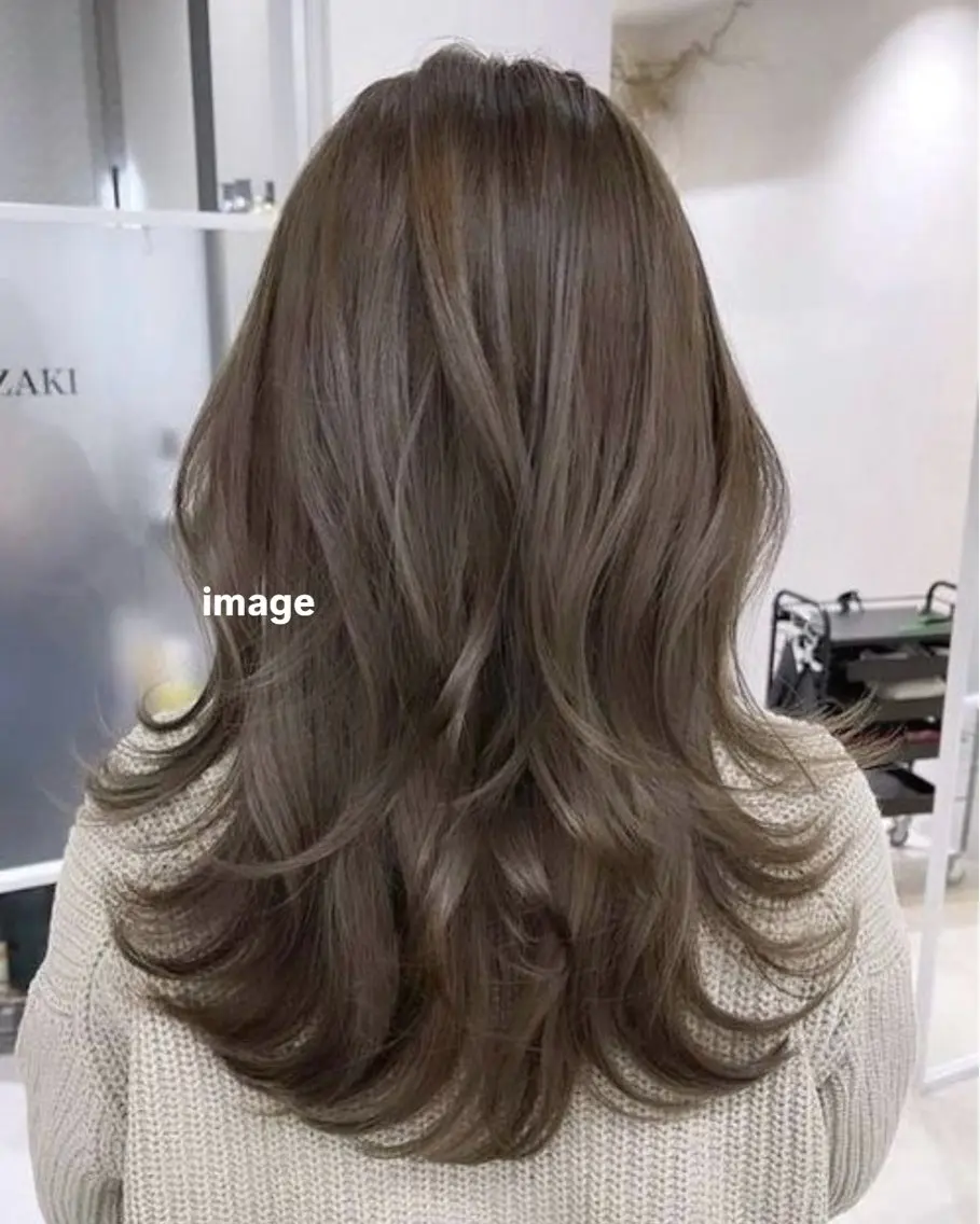 ロング ロングレイヤー レイヤーカット ロング 髪質改善ストレート Airi🪽🫧のヘアスタイル